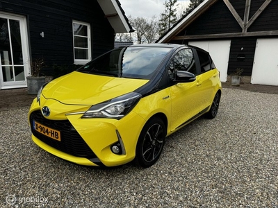 Toyota Yaris 1.5 Hybrid Bi-Tone