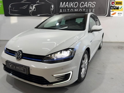 Volkswagen Golf 1.4 TSI GTE Hybrid PANO 1 JAAR BOVAG