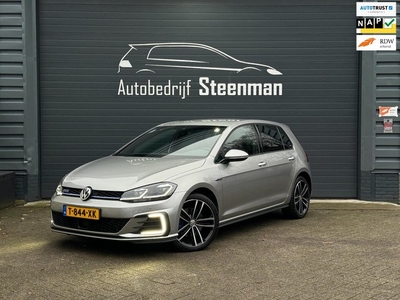 Volkswagen Golf 1.4 TSI GTE Virtual Matrix Alcantara