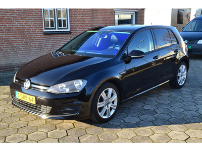 Volkswagen Golf 1.6 TDI Comfortline BlueMotion Airco - Leer - Navigatie - Cruise-control - Lm.Velgen - Stoelverwarming - Parkeersensoren - Radio/CD+Bluetooth+Stuurbediening - El.Ramen - Heel mooi en goed.