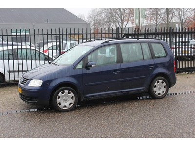 Volkswagen Touran 2.0-16V FSI Koppakking lek!