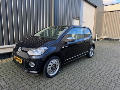 Volkswagen Up! 1.0 BLACK UP! 75PKNaviAircoAPK2025