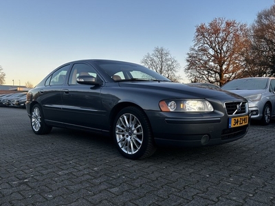 Volvo S60 2.4D Momentum Drivers-Edition *VOLLEDER XENON