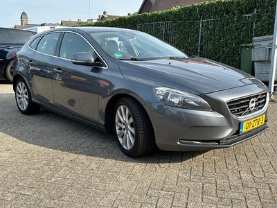 Volvo V40 1.6 D2 Momentum - BTW (bj 2013)