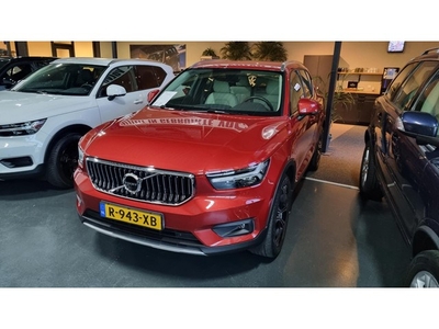 Volvo XC40 1.5 T5 Recharge Inscription Fusion Red