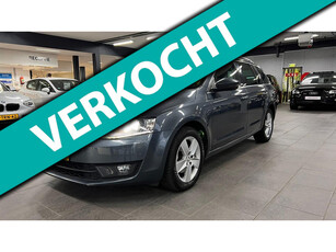 Skoda Octavia Combi 1.6 TDI Greenline Businessline xenon groot navigatie climate controle cruise controle lm-velgen pdc trekhaak