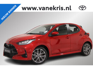 Toyota Yaris 1.5 Hybrid 130 Executive, BSM, Stuur & Stoelverwarming, Parkeersensoren voor en achter, Apple Carplay/Android Auto, Half lederen bekleding!