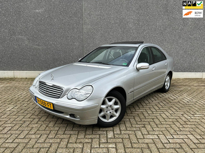 Mercedes-Benz C-klasse 200 K. Elegance | AUTOMAAT | SCHUIFDAK | 79.000 KM !!! | COMPL HISTORIE AANWEZIG | YOUNGTIMER | ROESTVRIJ