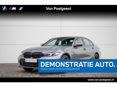 BMW 3 Serie Sedan 320e BMW M 50 Jahre uitvoering Head-up