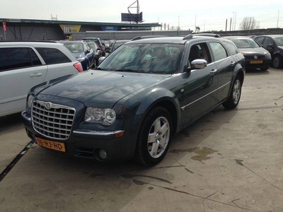 Chrysler 300C Touring HEMI 5.7 V8 AWD (2005)