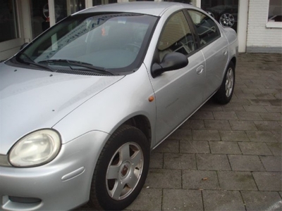 Chrysler Neon 2.0i-16V SE (bj 2001)