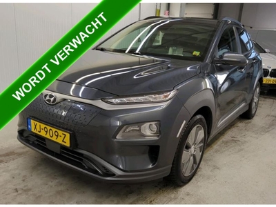 HYUNDAI KONA EV Premium 64 kWh 100%EV./ *€2.000,- SUBSIDIE* / Navigatie / Pdc+Camera / Xenon / Leder / Stoelverwarming / Lmv.