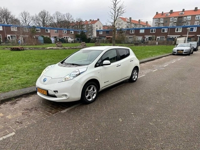 Nissan Leaf Base 24 kWh extra accu 190km 2000euro subsidie