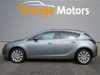 Opel Astra 1.4 Turbo Cosmo (bj 2013)