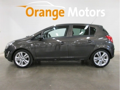 Opel Corsa 1.4-16V Cosmo (bj 2014)