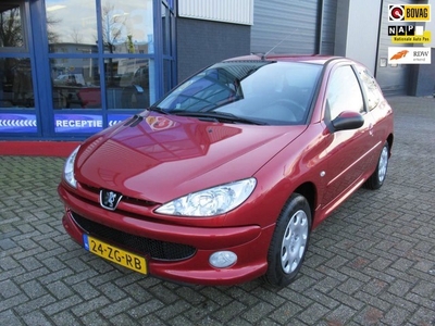 Peugeot 206 1.4 Forever LET OP PAS 77000 KM GELOPEN