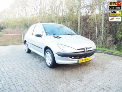 Peugeot 206 1.4 XR Inclusief 3 jaar APK keuring!