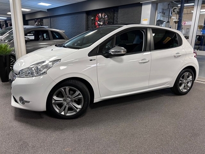 Peugeot 208 1.2 PureTech Style Pack Plus navi/cruise