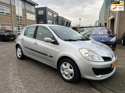 Renault Clio 1.2-16V Authentique 5 deurs