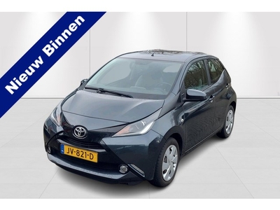 Toyota Aygo 1.0 VVT-i x-play Airco Navigatie (bj 2016)