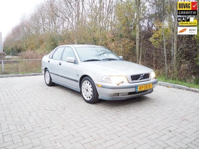 Volvo S40 1.8 Nieuwe APK en nieuwe banden! Alleen 2e