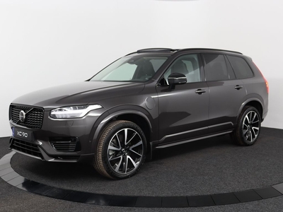 VOLVO XC90 T8 Aut-8 Recharge AWD Plus Dark Long Range | Semi elektrische trekhaak | Visual Park Assist (incl. 360º view) | Parkassist voor & achter | Panoramisch schuif/kanteldak | Harman Kardon | Elektrisch verstelbare stoelen incl. geheugen | Stoel en stuurwiel...