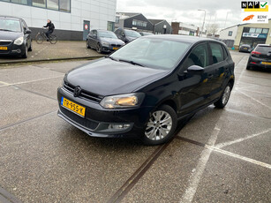 Volkswagen Polo 1.2 TSI Trendline/5drs/2e EIG/ 1jaar apk/ airco/ EL-ramen/ cruise control/ zeer nette auto.