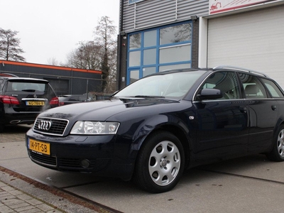 Audi A4 Avant 2.4 Pro Line / Airco / CruiseControl / Trekhaak /