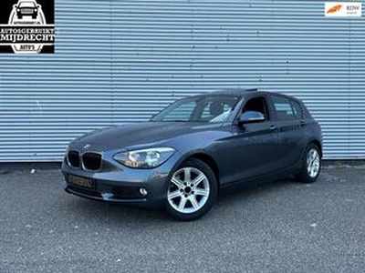 BMW 1-SERIE 118i Business Line / Aut / Pano / 1e Eig / Airco / Volledig Dealer Onderhouden !!!