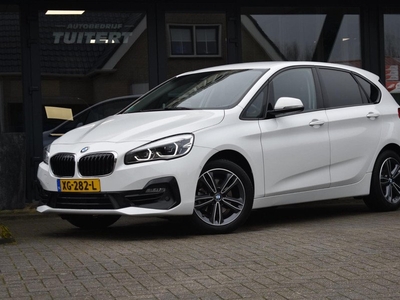 BMW 2-serie Active Tourer 218i Executive | LED | CAMERA | AMBIENT LIGHTNING | SPORTSTOELEN | DEALER ONDERHOUDEN