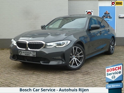 BMW 3-serie 330e|Schuifdak|Laserlicht|Adaptive-Cruise|Harman/Kardon|Head-Up|Memory/Leder|Trekhaak|Sportstoel|Davitgrau