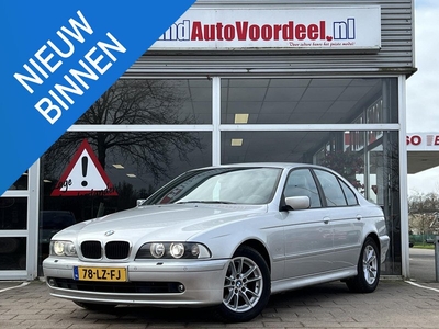 BMW 5-serie 520i Lifestyle Edition Automaat / Xenon / Zeer netjes! / Sportstoelen / Uniek!