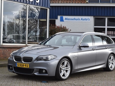 BMW 5-serie Touring 520i Executive 105dkm M-Pakket Autom. Navi Clima Cruise Trekhaak PDC V+A NL-auto Nwe APK