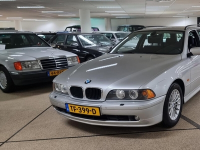 BMW 5-SERIE Touring 520i Executive zeer netjes Youngtimer! Nieuwe Apk!! Automaat!