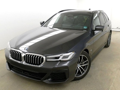 BMW 5 Serie Touring 530iA M-SPORT ** LED, NAVI+, LEDER, MEM, PANORAMA, HuD, DRIV. ASS, 4 zone AIRCO ** 1e EIG - UNFALLFREI ** ** INFORMEER OOK NAAR ONZE AANTREKKELIJKE FINANCIAL-LEASE TARIEVEN **