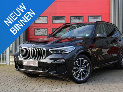 BMW X5 xDrive40i High Executive M-Sportpakket, Panoramdak, Head up, Parkeerverwarming, Elektrische trekhaak, Soft Close, Memorystoelen, Adaptief onderstel, Innovatiepakket, Adaptief Cruise Control, etc.