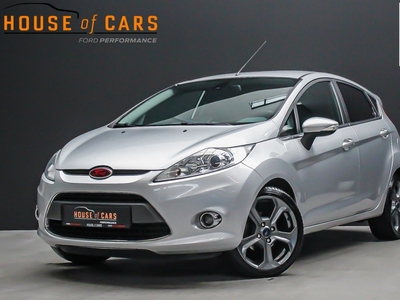 Ford Fiesta 1.25 82pk Ghia Sport |Nederlandse auto|ST stoelen+spoiler|Apple Carplay|17 inch ST velgen|rode gordels|