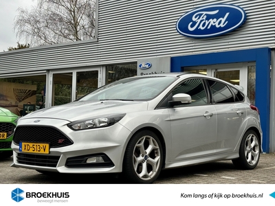 FORD FOCUS ST | SCHUIFDAK | RECARO LEDER/STOF | NAVI | CAMERA | CLIMA | CRUISE | PARK SENS | 18' LM. VELGEN