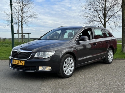 Škoda Superb Combi 1.8 TSI * Navi * Airco * Xenon * Dealer-Auto! *