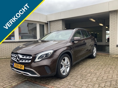 MERCEDES GLA-KLASSE 180 Business A/T Navi / Leder