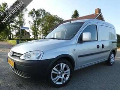 Opel COMBO 1.4i Benzine met Airco, 2x Zijdeur, Navi, Trekhaak, Etc.