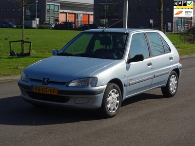 Peugeot 106 1.1 XT 5DEURS NAP/STUURBEKRACHTIGING/APK 04-2025