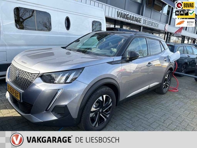 Peugeot e-2008 EV GT 50 kWh 3 FASE, PANORAMADAK,NAVI,HALF LEER 4 KM NIEUW