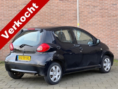 Toyota Aygo 1.0-12V 5 Deurs / Stuurbekrachtiging / Apk 01-2025 / Inruil Koopje!