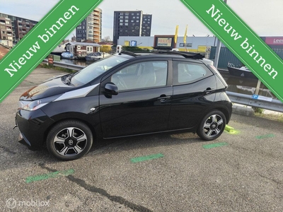 Toyota Aygo 1.0 VVT-i x-play AUTOMAAT, OPEN DAK, 18000 KM.**