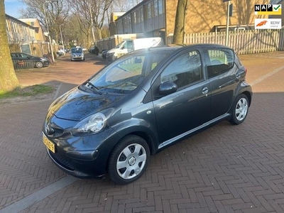 Toyota Aygo Airco / Tweede eigenaar / 5 deurs / Leuke auto