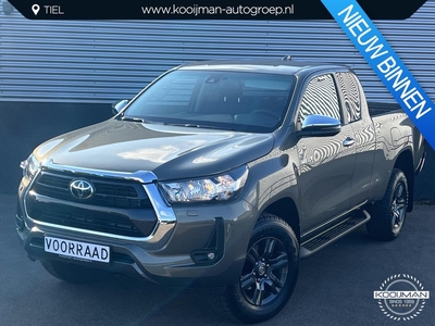 Toyota HiLux 2.8 D-4D Xtra Cab Professional premium Automaat, Parkeersensoren voor + Achter, Stoelverwarming, Nieuw uit voorraad leverbaar, Navigatie, Achteruitrijcamera, Prijs is op grijs kenteken