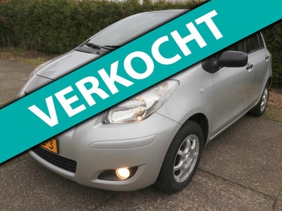 Toyota Yaris 1.0 VVTi Acces airco , nette en goede auto, 5 drs, LM velgen