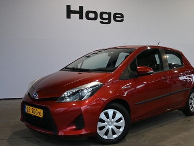 Toyota Yaris 1.5 Full Hybrid Aspiration ECC Cruise control Navigatie Camera Inruil mogelijk