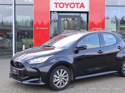 Toyota Yaris 1.5 Hybrid Dynamic KEYLESS STOELVERW. STUURVERW. 16'' LM-VELGEN PARKEERCAMERA LED APPLE/ANDROID